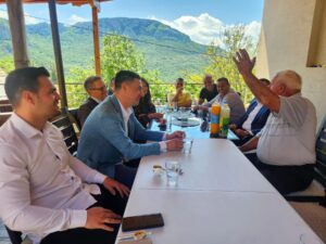 Gradonačelnik Niša Dragoslav Pavlović obišao gazdinstvo porodice Vacić u Sićevu