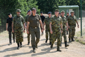Obilazak pripadnika Vojske Srbije u Kopnenoj zoni bezbednosti, FOTO MOD
