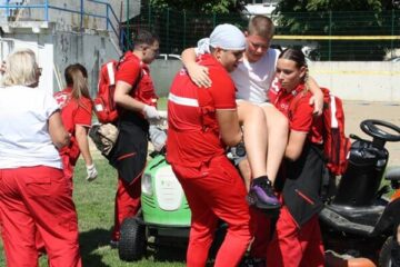 FOTO - Crveni krst Niš, međuregionalno takmičenje u pružanju prve pomoći u Aleksincu