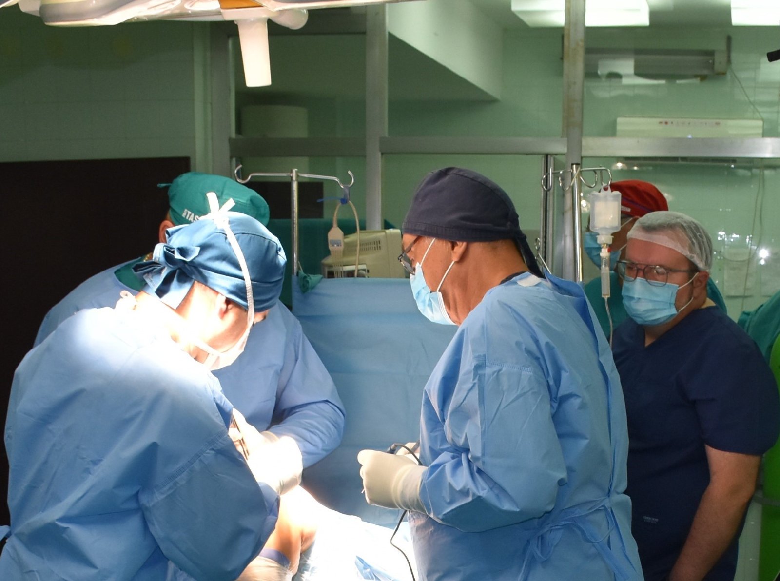 FOTO: Institut "Niška Banja", operacija ugradnje endoproteze kolena