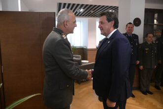 Ministar Gašić i načelnik Generalštaba nacionalne odbrane Grčke FOTO: MOD
