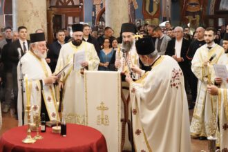Saborni hram Niš, pomen i liturgija stradalima na Železničkoj stanici u Novom Sadu pre godinu dana, foto - press služba gradonačelnika