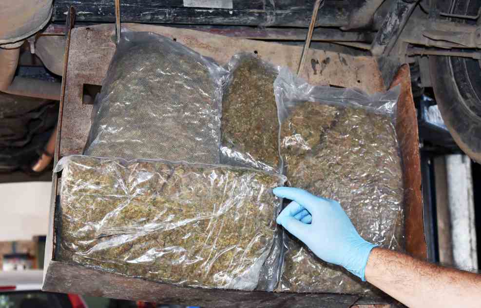 Zaplenjeno 6 kg droge – marihuana umesto rezervnog točka