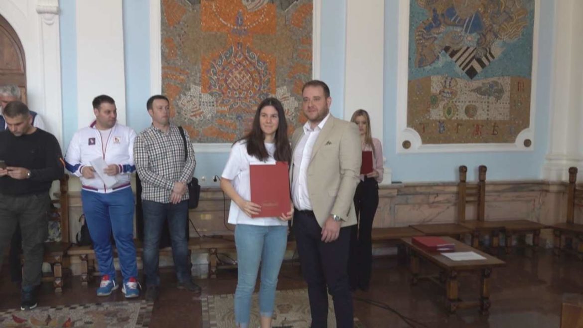 STIPENDIJE NAJBOLJIM SPORTISTIMA KRUŠEVCA (VIDEO)