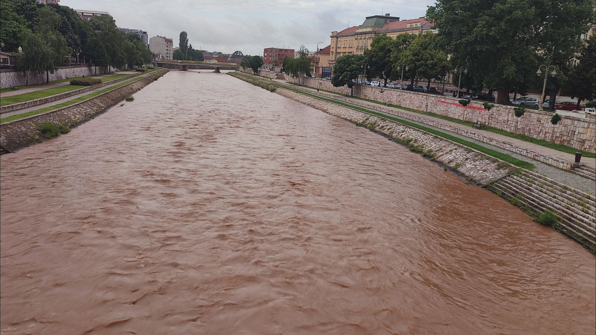 Nišava pocrvenela (FOTO) - TV ZONA PLUS - VESTI IZ NIŠA I OKOLINE