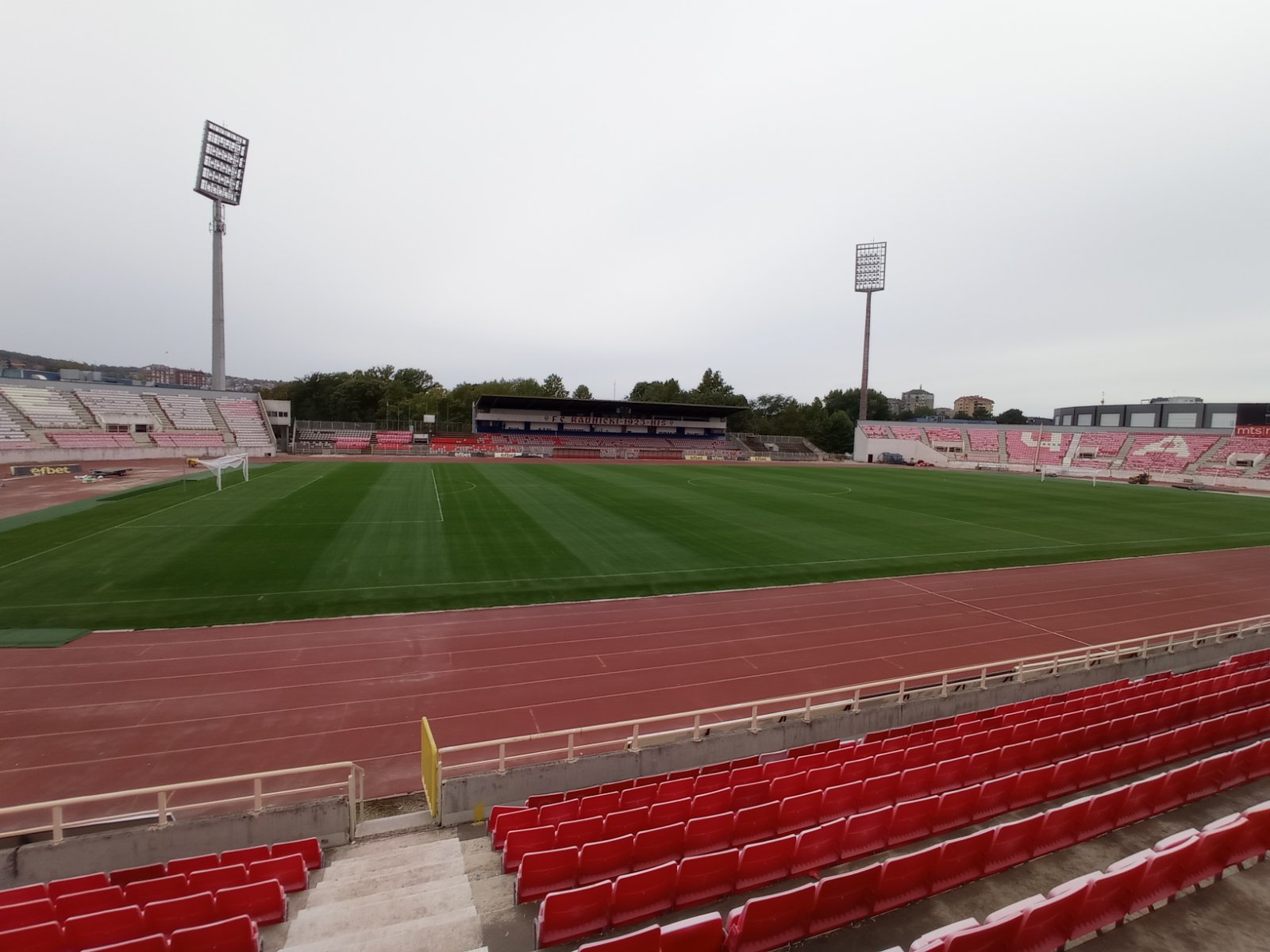 Stadion Čair