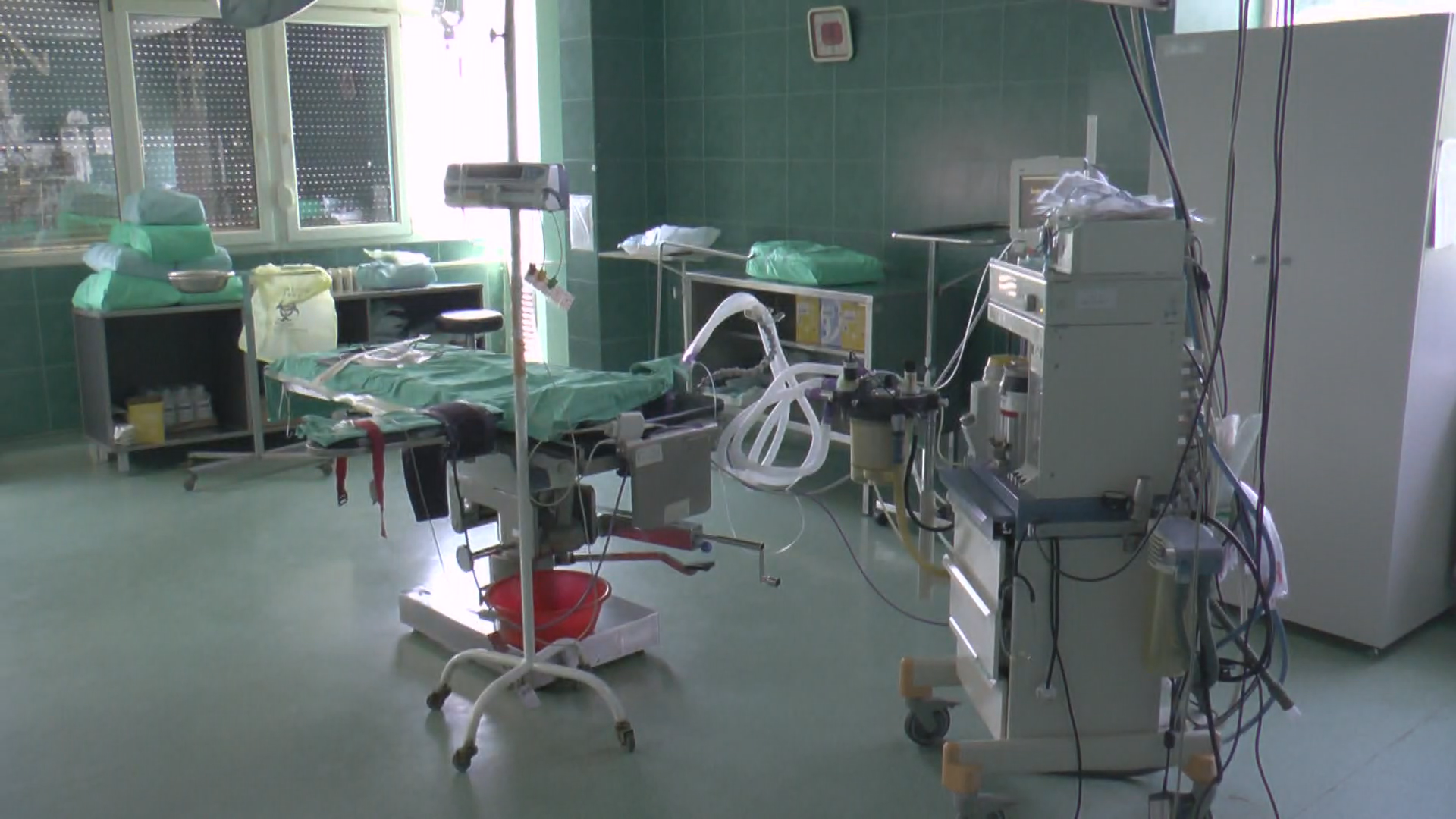 Izgradnja nove zgrade ginekološke klinike trebalo bi da počne na proleće sledeće godine, kaže rukovodilac Klinike za ginekologiju i akušerstvo UKC Niš doc. dr Dejan Mitić.