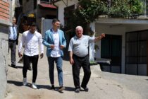 Gradonačelnik Niša Dragoslav Pavlović obišao gazdinstvo porodice Vacić u Sićevu. FOTO: TV Zona plus
