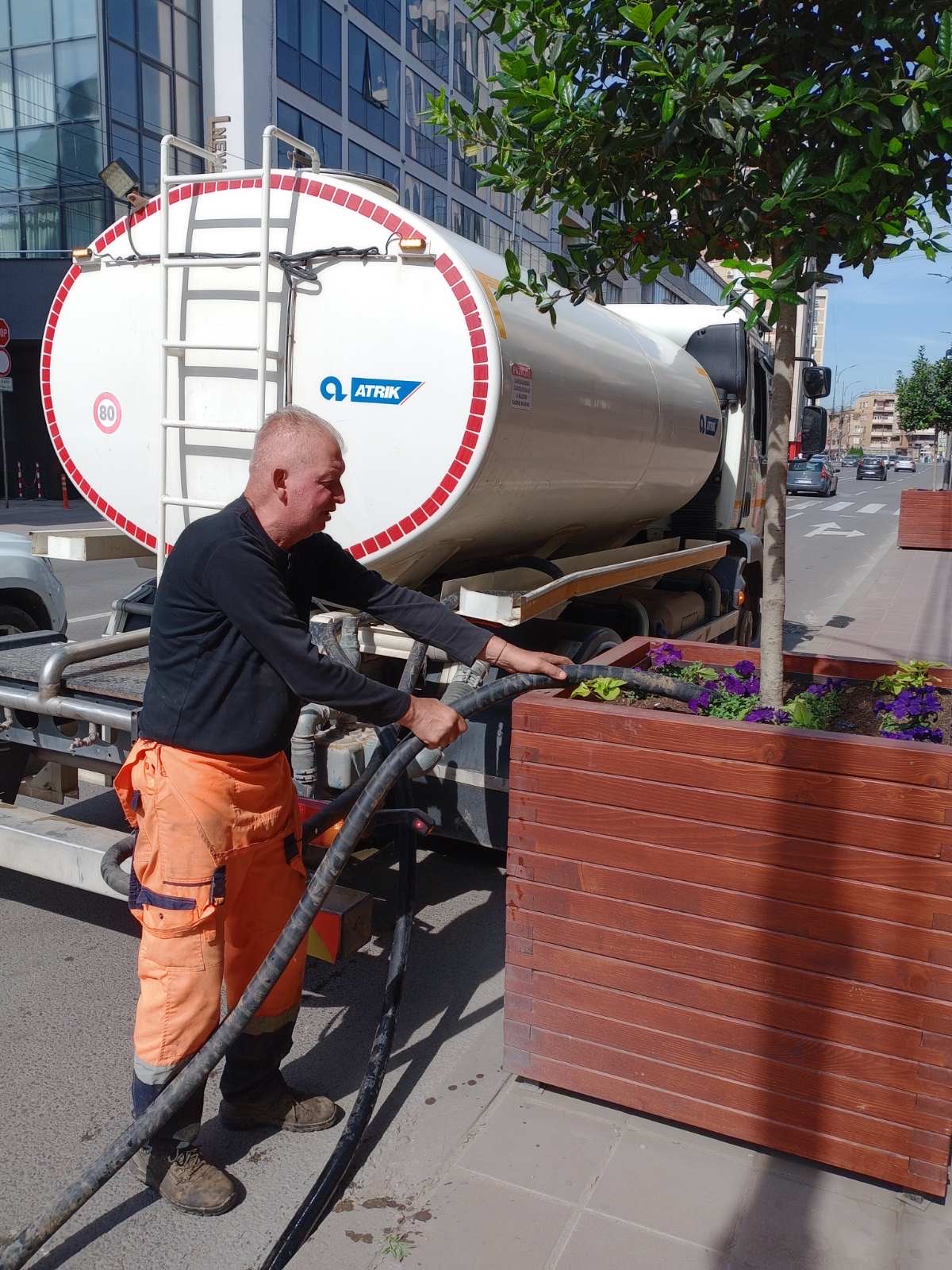 JKP Mediana, zalivanje cveća