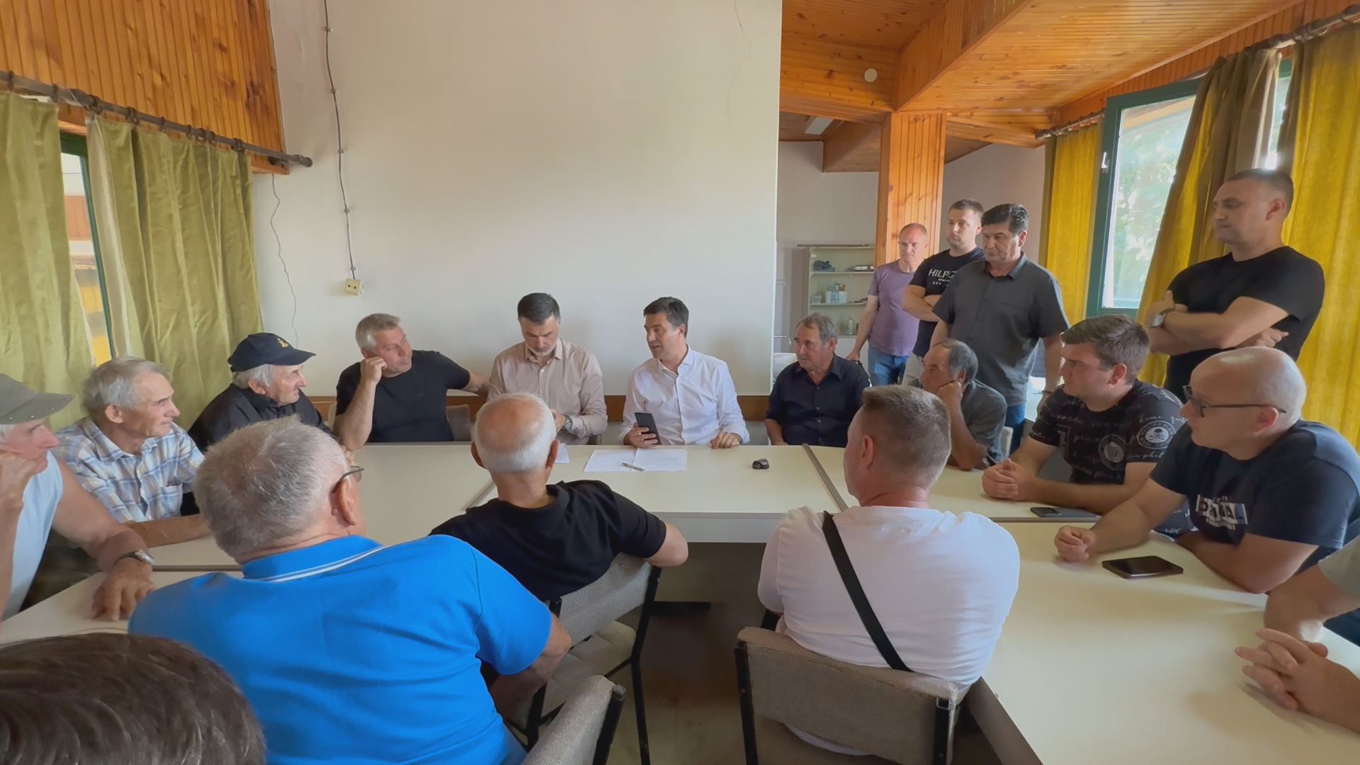 Gradonačelnik Niša razgovarao sa meštanima Donjeg Međurova o šteti od požara i drugim aktuelnim problemima