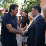 Ministar Gašić na otvaranju letnje bašte Udruženja penzionera Grada Kruševca, FOTO MOD