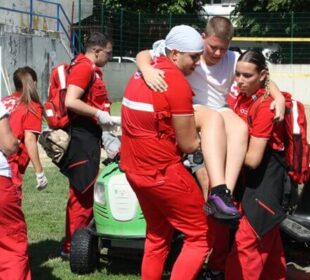 FOTO - Crveni krst Niš, međuregionalno takmičenje u pružanju prve pomoći u Aleksincu