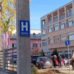 Novi Sad, 29. oktobra 2025. - Na Institut za zdravstvenu zaštitu dece i omladine Vojvodine dovezeno je sedmoro dece povreðeno u saobraćajnoj nesreći, uzrasta od 13 do 15 godina. FOTO TANJUG/ SAŠKA DROBNJAK/bs