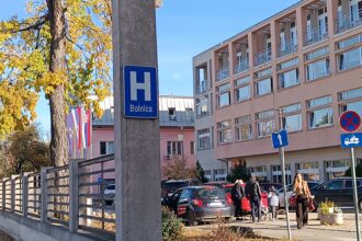 Novi Sad, 29. oktobra 2025. - Na Institut za zdravstvenu zaštitu dece i omladine Vojvodine dovezeno je sedmoro dece povreðeno u saobraćajnoj nesreći, uzrasta od 13 do 15 godina. FOTO TANJUG/ SAŠKA DROBNJAK/bs