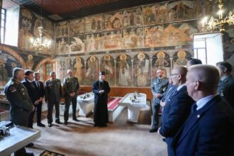 Ministar Gašić posetio manastir Hilandar, FOTO MOD