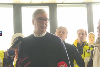 Vučić, obilazak porodilišta u BGD