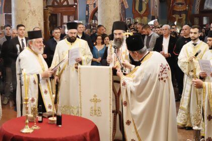Saborni hram Niš, pomen i liturgija stradalima na Železničkoj stanici u Novom Sadu pre godinu dana, foto - press služba gradonačelnika