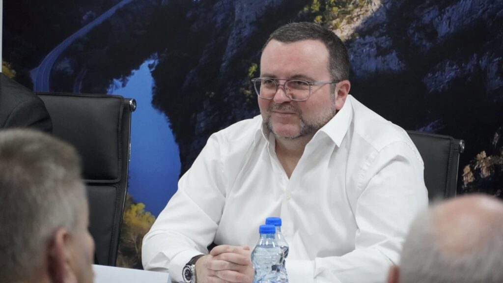 doc. dr Milan Lazarevićpredsednik Gradskog odbora Pokreta za narod i državu