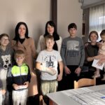 Pokret za narod i državu uručio pomoć porodici sa sedmoro dece u Gadžinom Hanu