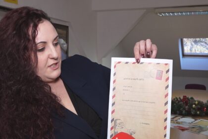 Istorijski arhiv, čestitke i razglednice FOTO Zona plus