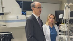 Premijer Macut u UKC NišFOTO Zona plus