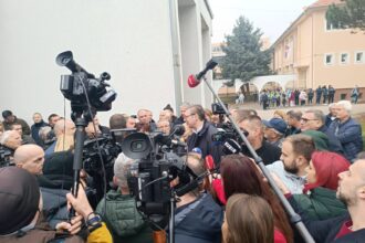 Predsednik Vučić u Gadžinom Hanu FOTO Zona plus