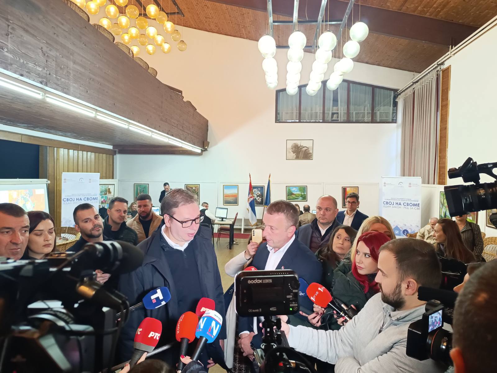 Predsednik Vučić u Gadžinom HanuFOTO Zona plus 