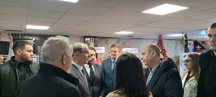 Premijer Đuro Macut i ministar Lončar u Domu Zdravlja Niš FOTO Zona plus