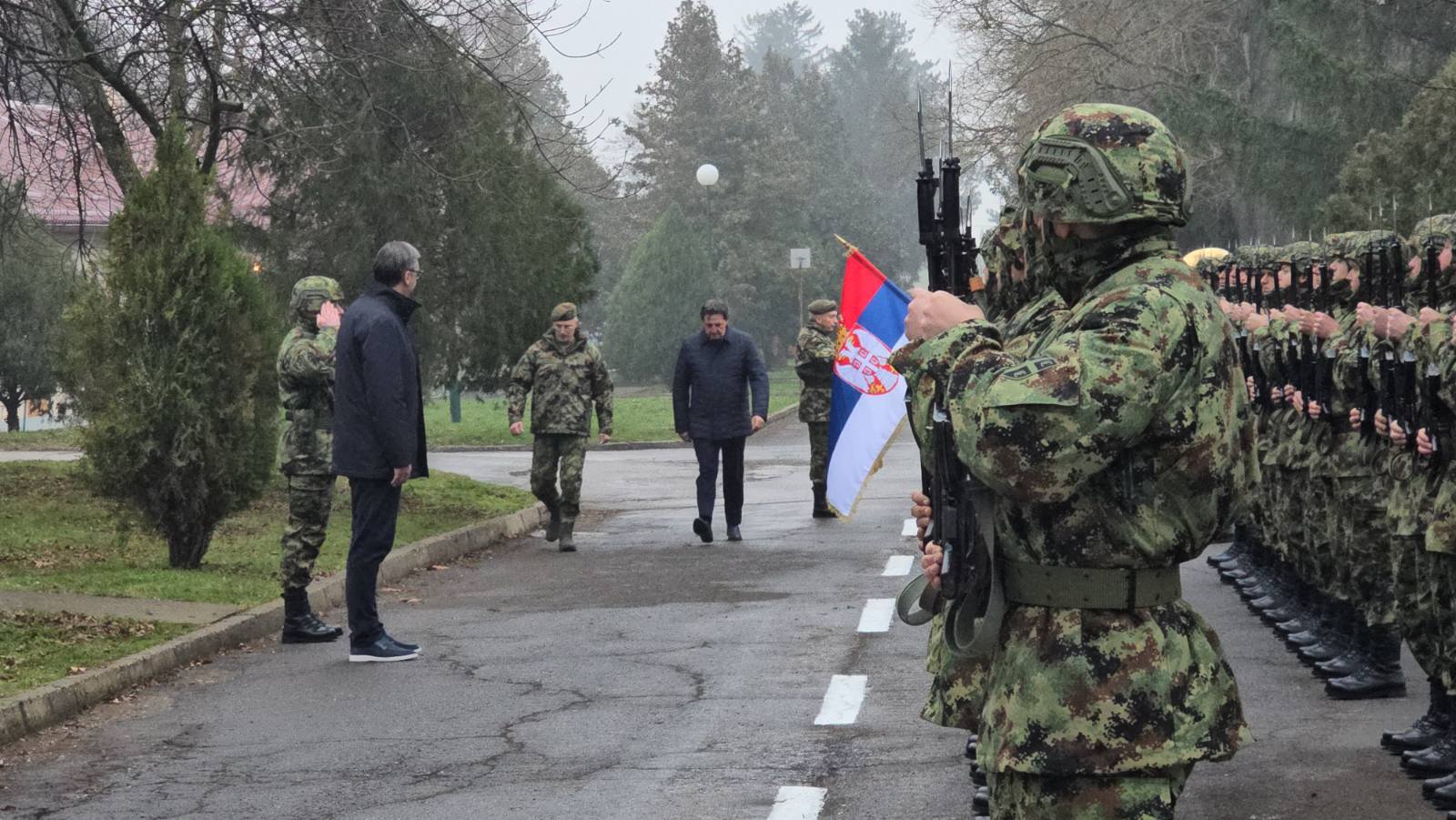 Vučić i Gašić u kasarni Mija Stanimirović FOTO Zona plus 