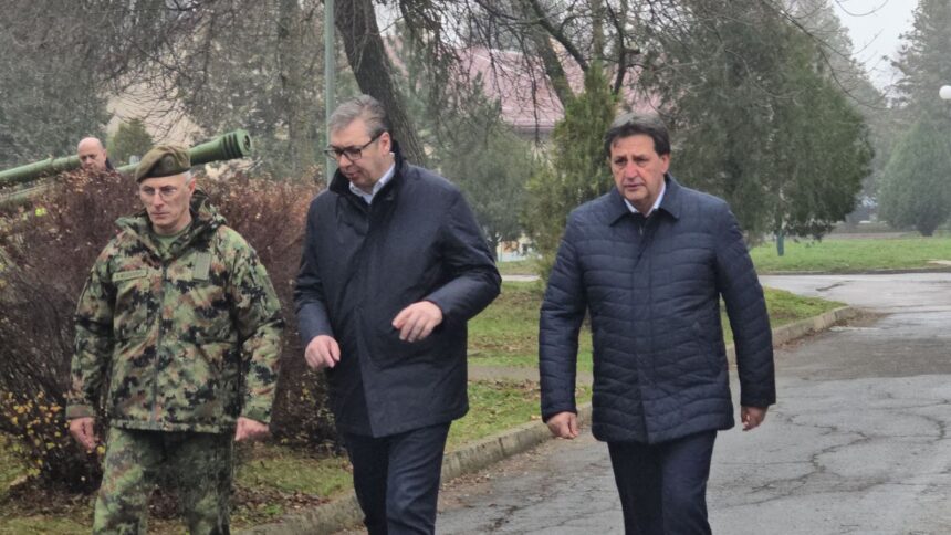 Vučić i Gašić u kasarni Mija Stanimirović FOTO Zona plus
