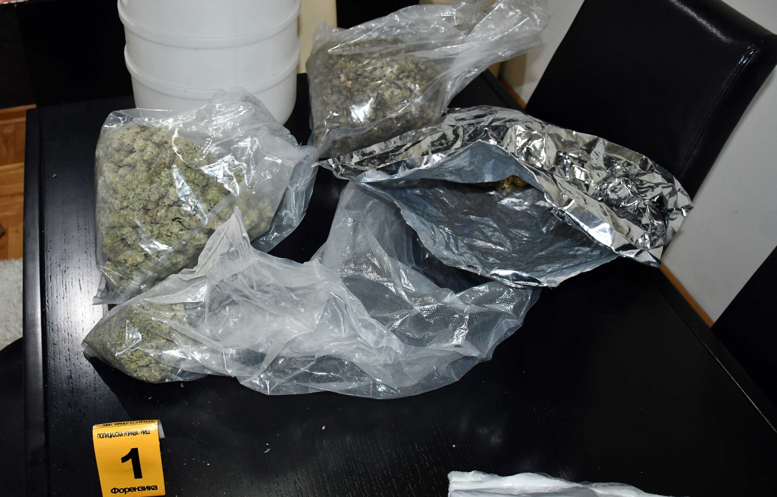 zaplena marihuane, FOTO PU Niš