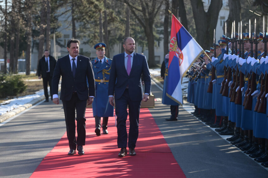 Sastanak ministra Gašića sa ministrom odbrane Kraljevine Belgije FOTO: MOD