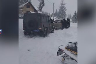 zandarmerija pomaze ugrozenima sneznim nanosima - foto PS video Tanjug