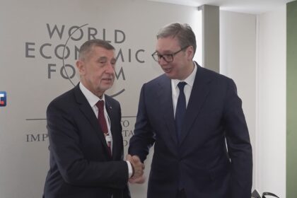Vučić u Davosu razgovarao sa Babišem FOTO: Tanjug video