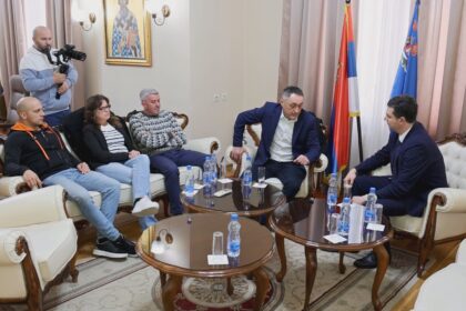 Stazama slavnih predaka kod gradonačelnika - foto ps Zona plus