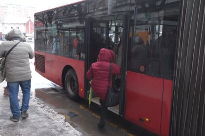 autobusi, sneg FOTO: Zona plus