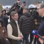 Predsednik Vučić u poseti porodici Simeonović u Jasikovu kod Majdanpeka, FOTO Tanjug video