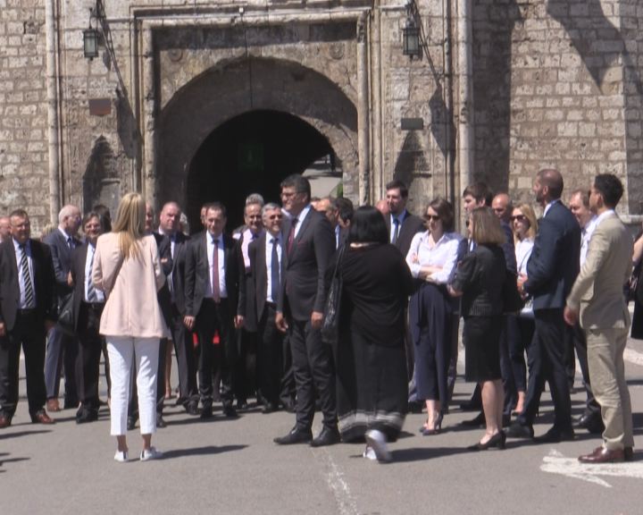 Ambasadori u Nišu promovišu “Srbiju u ritmu Evrope” (VIDEO)