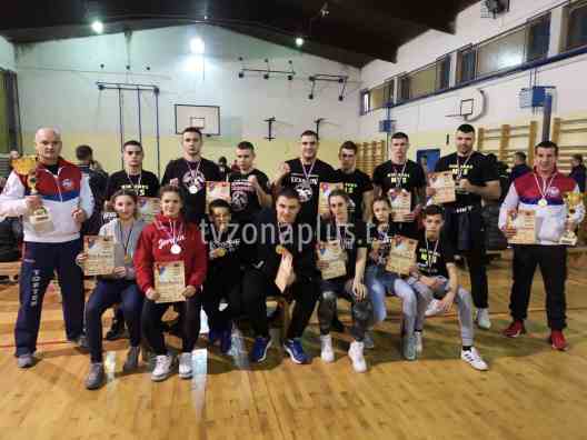 Kik boks klub “Niš”najbolji na Prvenstvu Centralne Srbije