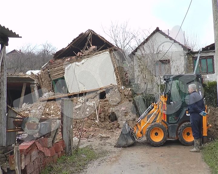 Mramor – pet kuća stradalo od klizišta (VIDEO)