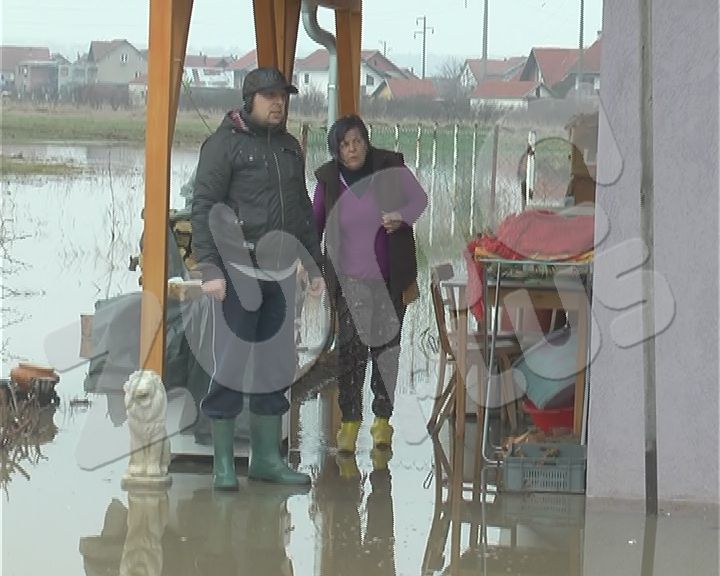 Potopljene kuće u Novom Selu(VIDEO)