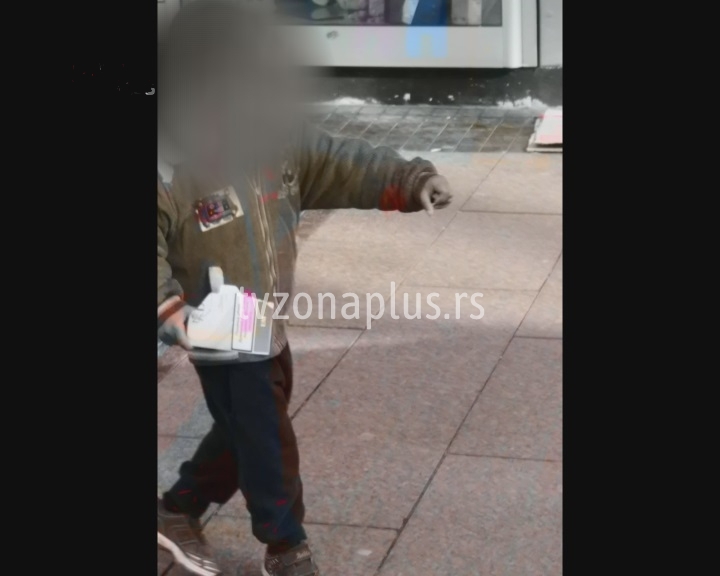 Tužno – deca prosjaci u centru Niša  (FOTO)