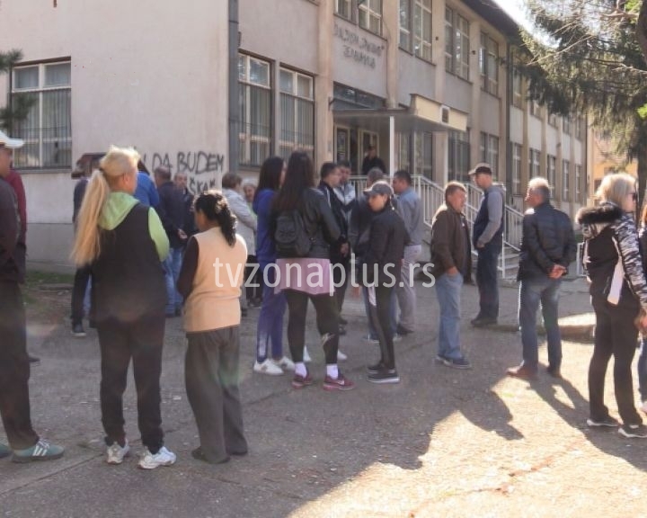 I u Jelašnici protest zbog umrežavanja škola (VIDEO)