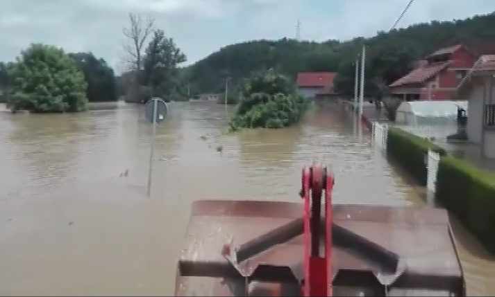 Dramatično u Prokuplju! Toplica poplavila sela i delova grada! (VIDEO)