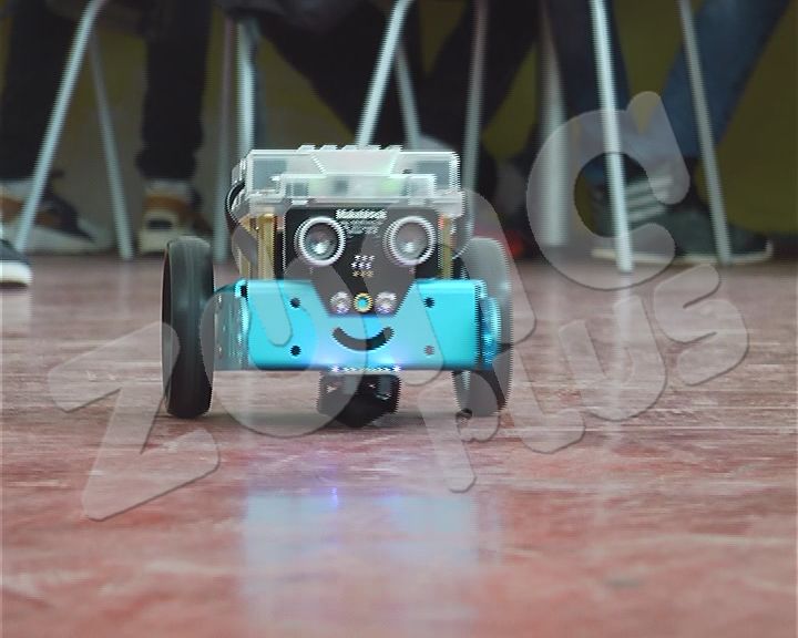 Roboti u učionicama (VIDEO)