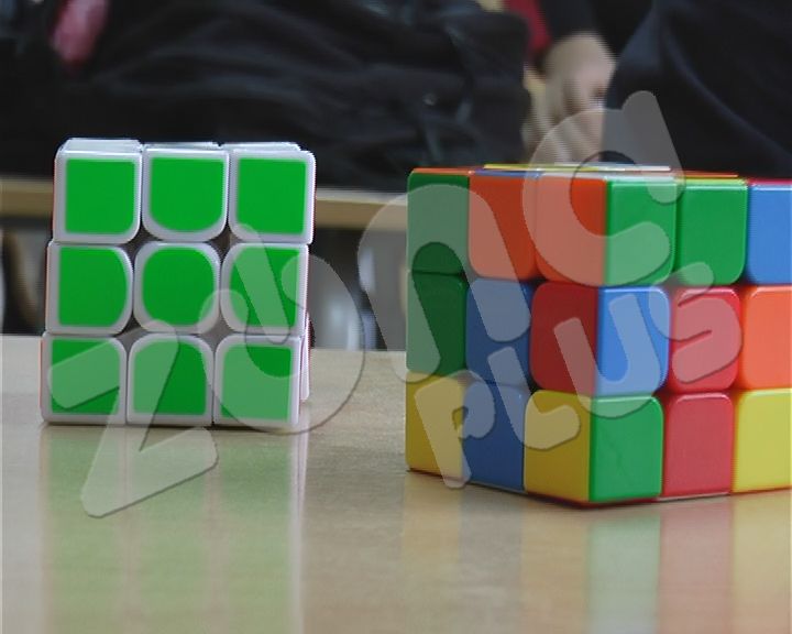 Majstori u sklapanju Rubikove kocke