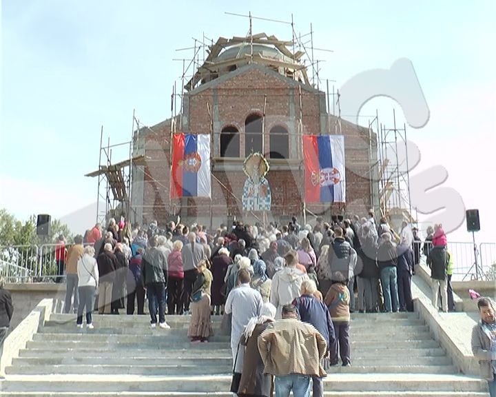 Krst na hramu Sv. Vasilija Ostroškog (VIDEO)