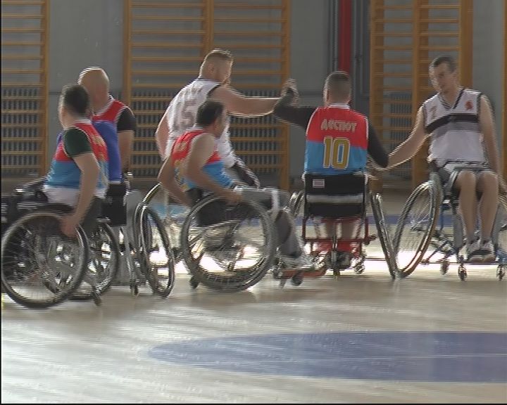 Turnir košarke u kolicima organizovan po prvi put u Nišu (VIDEO)