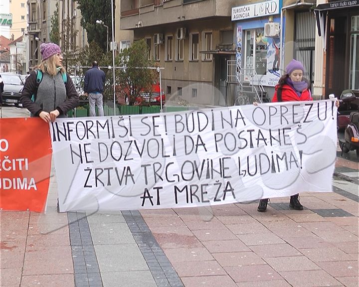 Sve kreativnije vrbovanje u “belo roblje”!(VIDEO)