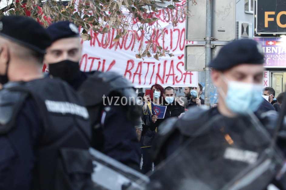 PROTESTI U BG-LEVICA, DESNICA, ŽANDARMERIJA… MIGRANATA TRENUTNO NEMA (FOTO, VIDEO)